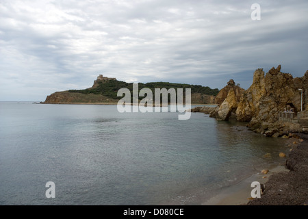 La ville de Tabarka et le fort génois sur la côte des Barbaresques, au nord-ouest de la Tunisie Banque D'Images