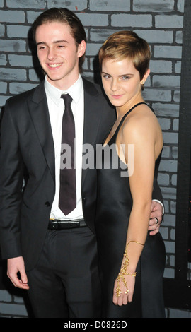 Alex Watson et Emma Watson de la première de "Harry Potter et les Reliques de la mort - Partie 1' à l'Alice Tully Hall des Arrivées - Nouveau Banque D'Images