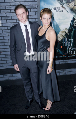 Alex Watson et Emma Watson de la première de "Harry Potter et les Reliques de la mort - Partie 1' à l'Alice Tully Hall des Arrivées - Nouveau Banque D'Images