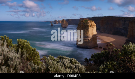 Les célèbres Douze Apôtres sur Great Ocean Road, Victoria, Australie Banque D'Images