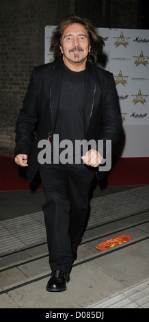 Geezer Butler , au Classic Rock Roll de 2010 heures à l'RoundhouseDepartures Londres, Angleterre Banque D'Images