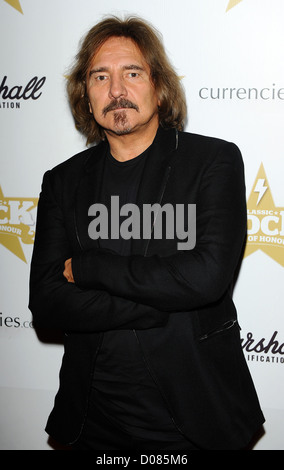 Geezer Butler au Classic Rock Roll of Honour 2010 au Roundhouse - Arrivées Londres, Angleterre - 10.11.10 Banque D'Images