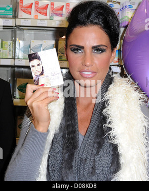 Katie Price, alias Jordan, lance son parfum Precious Love à Unicare, Dublin, Irlande - Banque D'Images