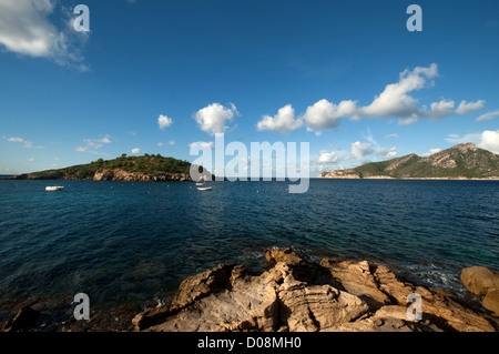 En ferry, de sa Dragonera île rocheuse inhabitée au large de Majorque, allées piétonnières, Iles Baléares, Espagne, Europe Banque D'Images