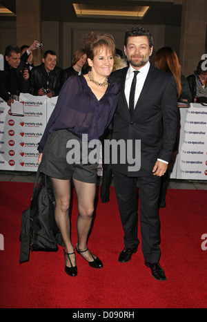 Lorraine Ashbourne et Andy Serkis Le Variety Club Showbiz Awards 2010 à l'hôtel Grosvenor House à Londres, Angleterre - 14.11.10 Banque D'Images