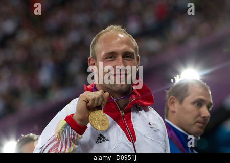 Robert Harting (GER) médaille d'or dans l'épreuve du lancer du disque lors des Jeux Olympiques d'été de t il, Londres 2012 Banque D'Images