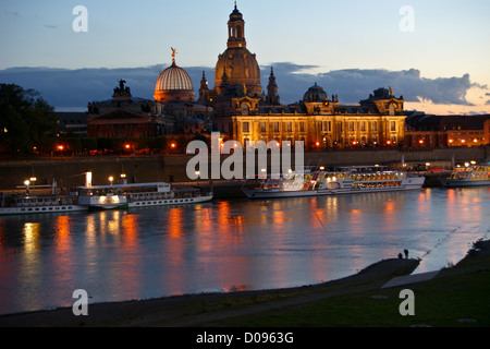 Skyline de Dresde, Saxe, Saxe, Allemagne au coucher du soleil Banque D'Images