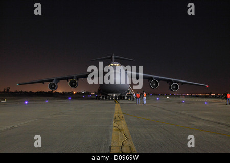 C-5A Galaxy arrive à Lockheed Martin Banque D'Images
