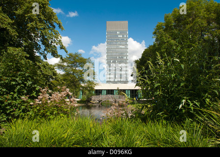 Le tour des Arts, l'Université de Sheffield, vu de Weston Park, Sheffield, South Yorkshire, Angleterre. Banque D'Images