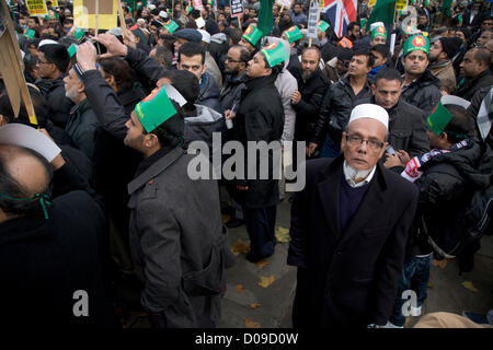 20 novembre 2012. London UK. Les manifestants de la communauté bangladaise en Grande-Bretagne se rassembler devant les Chambres du Parlement à Westminster pour protester contre l'emprisonnement des chefs des partis d'opposition par le Gouvernement du Bangladesh. Banque D'Images