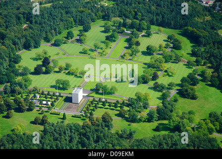 Vue aérienne de LA SECONDE GUERRE MONDIALE le plus grand cimetière militaire américain d'Europe (10 489 tombes), Saint Avold, Moselle, Lorraine, France Banque D'Images