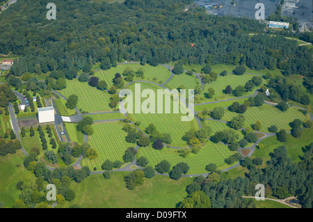 Vue aérienne de LA SECONDE GUERRE MONDIALE le plus grand cimetière militaire américain d'Europe (10 489 tombes), Saint Avold, Moselle, Lorraine, France Banque D'Images