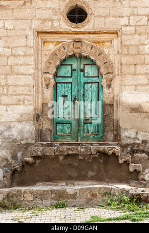 Mustafapasa, porte en bois, Cappadoce, Anatolie, Turquie Banque D'Images