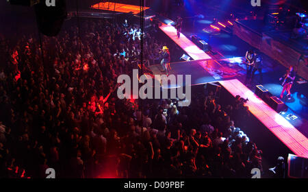 19 novembre 2012 - Las Vegas, NV, USA - 18 novembre 2012 - Las Vegas, Nevada, USA - AXL ROSE, chanteur du groupe de rock Guns NÃ¥ Roses, effectue au cours de la bande son appétit pour la démocratie à l'intérieur de l'Hard Rock Hotel & Casino à Las Vegas. (Crédit Image : © Alfred/ZUMAPRESS.com) KC Banque D'Images