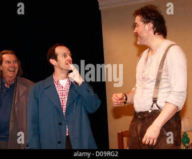 Richard Easton, Denis O'Hare et Brendan Fraser Soirée d'ouverture de la production de Broadway de "vendre" au Ethel Barrymore Banque D'Images