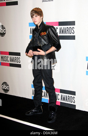 Justin Beiber 2010 American Music Awards (AMA) a tenu lors de la Nokia Theatre L.A. Salle de presse - En direct de Los Angeles, Californie - Banque D'Images