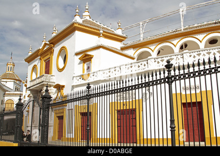 PLAZA DE TOROS DE LA MAESTRANZA ARENA DATANT DU 18ème siècle en style baroque de Séville Séville Andalousie Espagne Banque D'Images