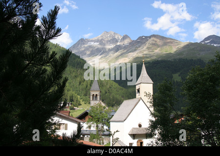 L'ancienne église de Solda / Sulden dans l'Alto Adige / Tyrol du Sud, Italie - Parc national de Stelvio Alpes centrales Banque D'Images