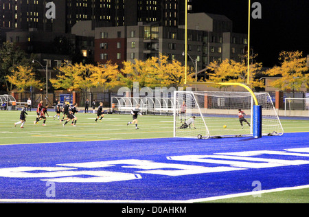 Match de football de nuit Banque D'Images