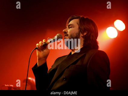 Matt Berry de Mighty Boosh et il foule la renommée d'effectuer au masque de Liverpool. Liverpool, Angleterre - 23.11.10 Banque D'Images