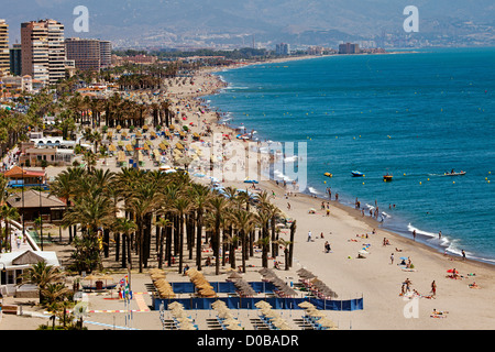 La plage de Bajondillo Torremolinos Malaga Costa del Sol Andalousie Espagne Banque D'Images