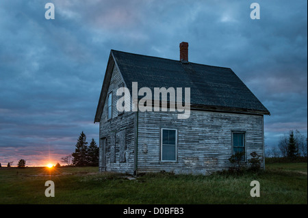 Maison abandonnée en mauvais état, Maine, USA Banque D'Images