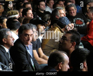 Boxeur britannique David Haye regarde l'Amir Khan Vs Marcos Maidana match de boxe au Mandalay Bay Convention Center Banque D'Images