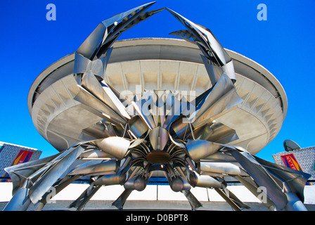 Fontaine Sculpture de crabe au planétarium H.R. MacMillan Space Centre et Musée de Vancouver à Vanier Park, British Columbia, Canada Banque D'Images