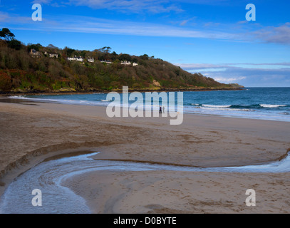 Une promenade sur la plage de Carbis Bay, Cornwall Banque D'Images