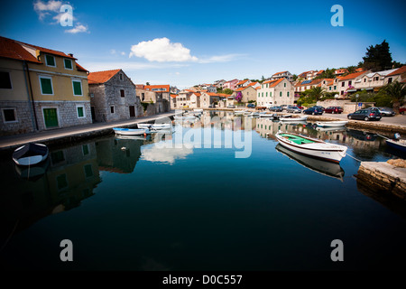 La baie de port de Hvar town sur l'île de Hvar Croatie Banque D'Images