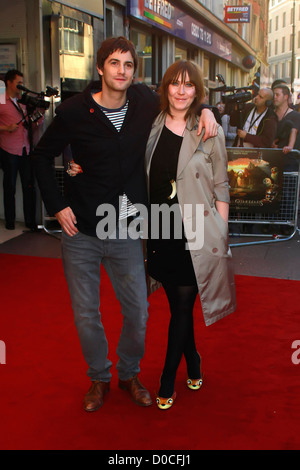 Jim Sturgess et Mickey O'Brien Le UK premiere de 'Légende des gardiens : Les chouettes de Ga'hoole", tenue à l'odéon West End Banque D'Images