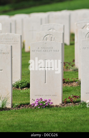 Cimetière DU COMMONWEALTH POUR LES SOLDATS BRITANNIQUES TUÉS PENDANT LA PREMIÈRE GUERRE MONDIALE, L'AISNE (02) FRANCE Banque D'Images