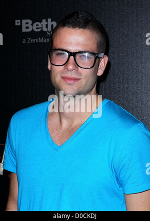 Mark Salling Célébrités de Hollywood assister au lancement de Fallout New Vegas à la pluie de nuit à l'hôtel Palms Casino Las Banque D'Images