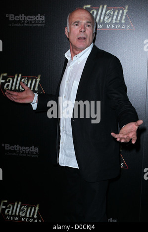 Michael Hogan Célébrités de Hollywood assister au lancement de Fallout New Vegas à la pluie de nuit à l'hôtel Palms Casino Las Banque D'Images