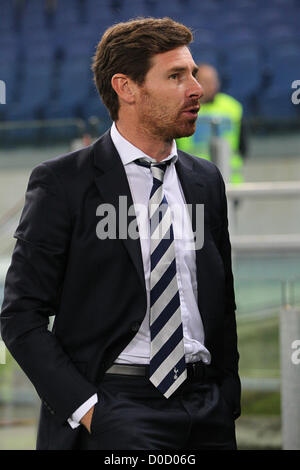 22.11.2012. Rome, Italie. Andre Villas-Boas en action lors de l'Europa League match entre la Lazio et Tottenham Hotspur du Stade Olympique. Banque D'Images