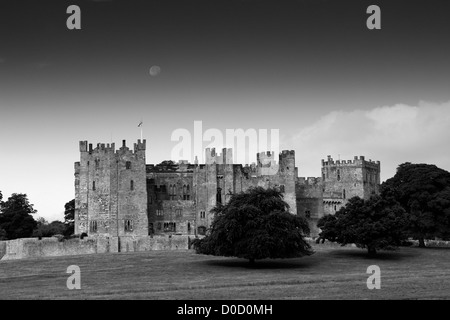 Le noir et blanc Raby Castle, Staindrop, Darlington, Durham County, Angleterre, Grande-Bretagne, Royaume-Uni Banque D'Images