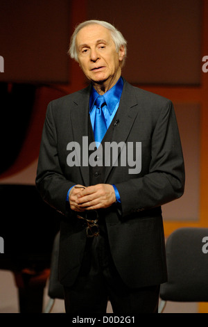 L'Amazing Kreskin aka George Kresge Jr. sur scène à la Glenn Gould Studio. Toronto, Canada - 13.10.10 Banque D'Images