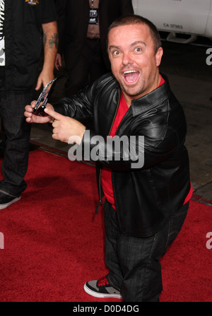 Jason Acuna aka Wee Man Los Angeles Premiere de 'Jackass 3D' au Grauman ...
