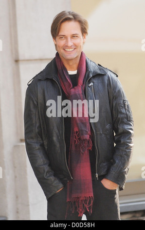 Josh Holloway un lieu du tournage de la nouvelle Mission : Impossible film (MI:4) Prague, République tchèque - 14.10.10 Présentations tardives Banque D'Images