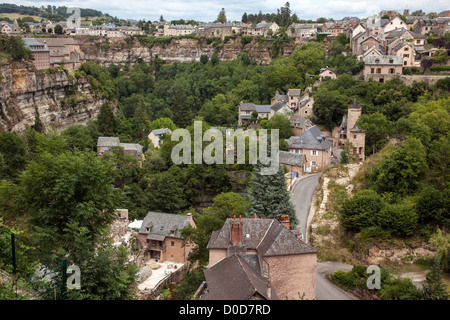 Le trou de Bozouls CIRQUE NATUREL DANS LA FORME HORSESHOE BOZOULS intitulée L'UN DES PLUS BEAUX VILLAGES DE FRANCE BOZOULS AVEYRON (12) FRANCE Banque D'Images