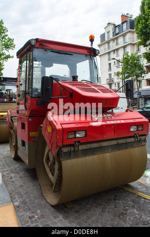 Paris, France, le matériel de construction sur la rue, à vapeur Banque D'Images