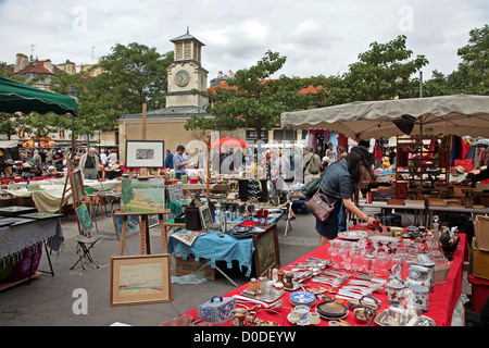 Les biens d'OCCASION DU MARCHÉ D'ALIGRE L'UNE DES PLUS ANIMÉES DE LA VILLE 12ème ARRONDISSEMENT PARIS (75) FRANCE Banque D'Images