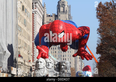 22 novembre 2012 - New York, New York, États-Unis - 86e Congrès annuel de Macy's Thanksgiving Day Parade . Â© 2012(Credit Image : © Bruce Cotler/Photos/ZUMAPRESS.com) Globe Banque D'Images