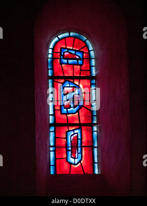 Vitraux de l'église de st.valery,conçu par l'artiste Georges Braque. Banque D'Images