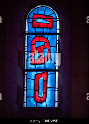 Vitraux de l'église de st.valery,conçu par l'artiste Georges Braque. Banque D'Images