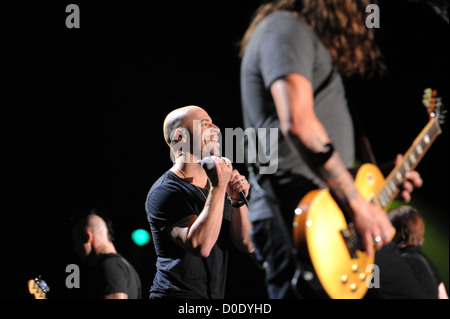 Daughtry effectuée au Grand Arena sur la th d'octobre à des milliers d'impatients et les fans. La sortie de leur premier album Banque D'Images
