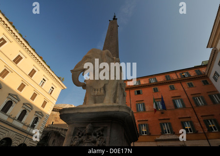 La place de Minerva, sait comme 'Small' Place de l'éléphant, Rome, Italie, Europe Banque D'Images