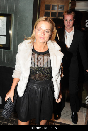 Petit ami de Geri Halliwell et Henry Beckwith laissant le Ivy restaurant Londres, Angleterre Banque D'Images