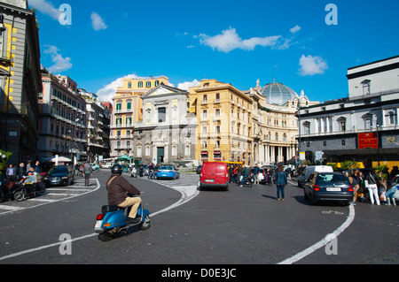 Piazza Trieste e Trento square quartier Santa Lucia Naples central city La région Campanie Italie Europe Banque D'Images