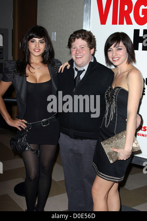 Sunny Leone, Zack Pearlman et Krysta Rodgriguez KROQ spéciale 'la virginité Hit" tenue au Regal Cinemas - LA Banque D'Images